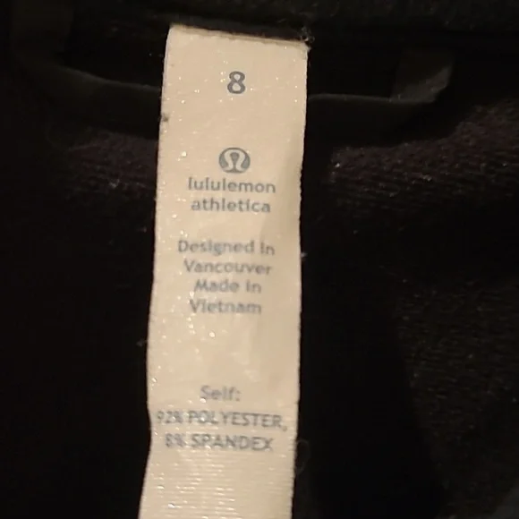 Lululemon Jacket. Size 8 - Picture 5 of 9